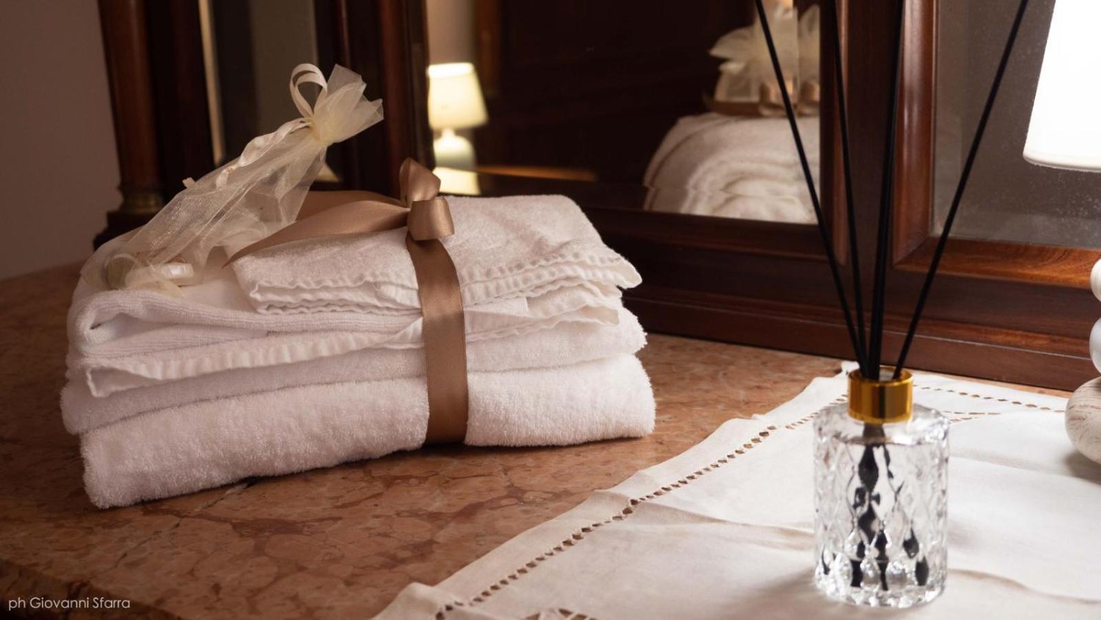 Palazzo Palitti Bed & Breakfast Roio ภายนอก รูปภาพ