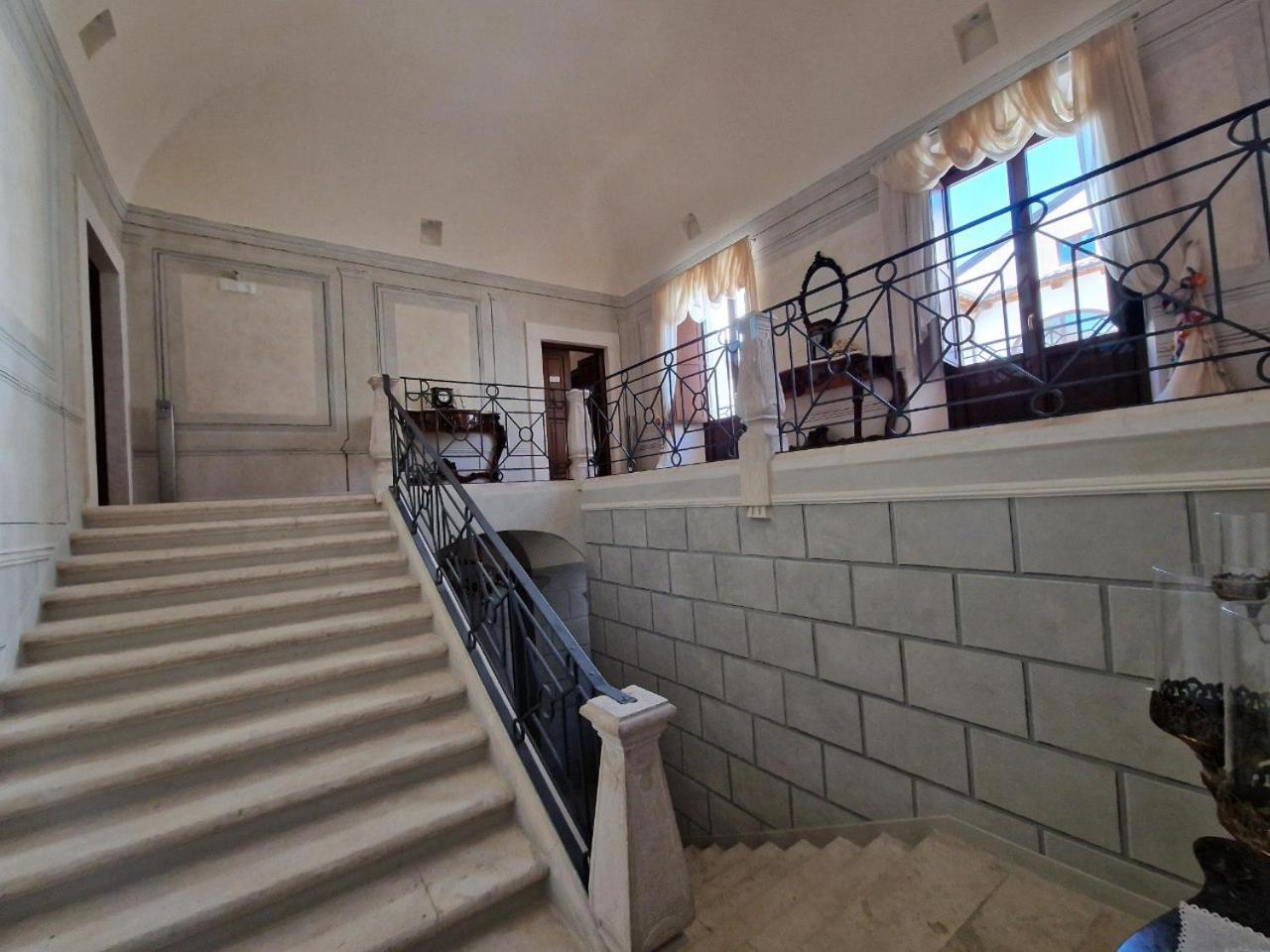Palazzo Palitti Bed & Breakfast Roio ภายนอก รูปภาพ