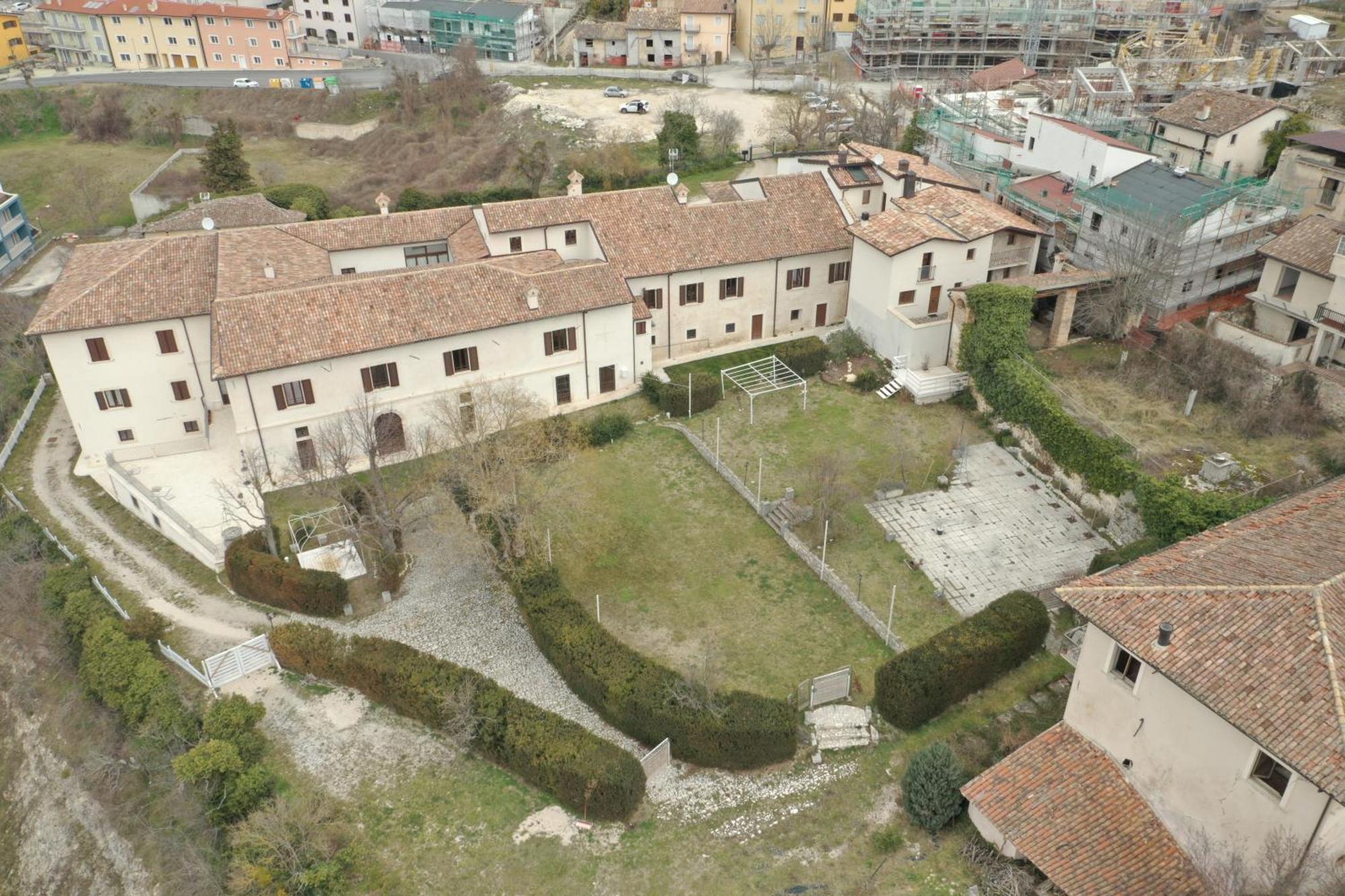 Palazzo Palitti Bed & Breakfast Roio ภายนอก รูปภาพ