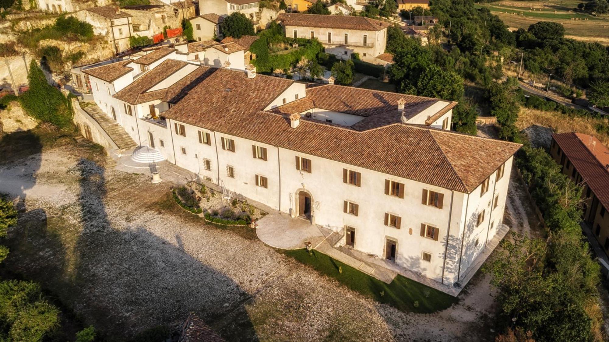 Palazzo Palitti Bed & Breakfast Roio ภายนอก รูปภาพ
